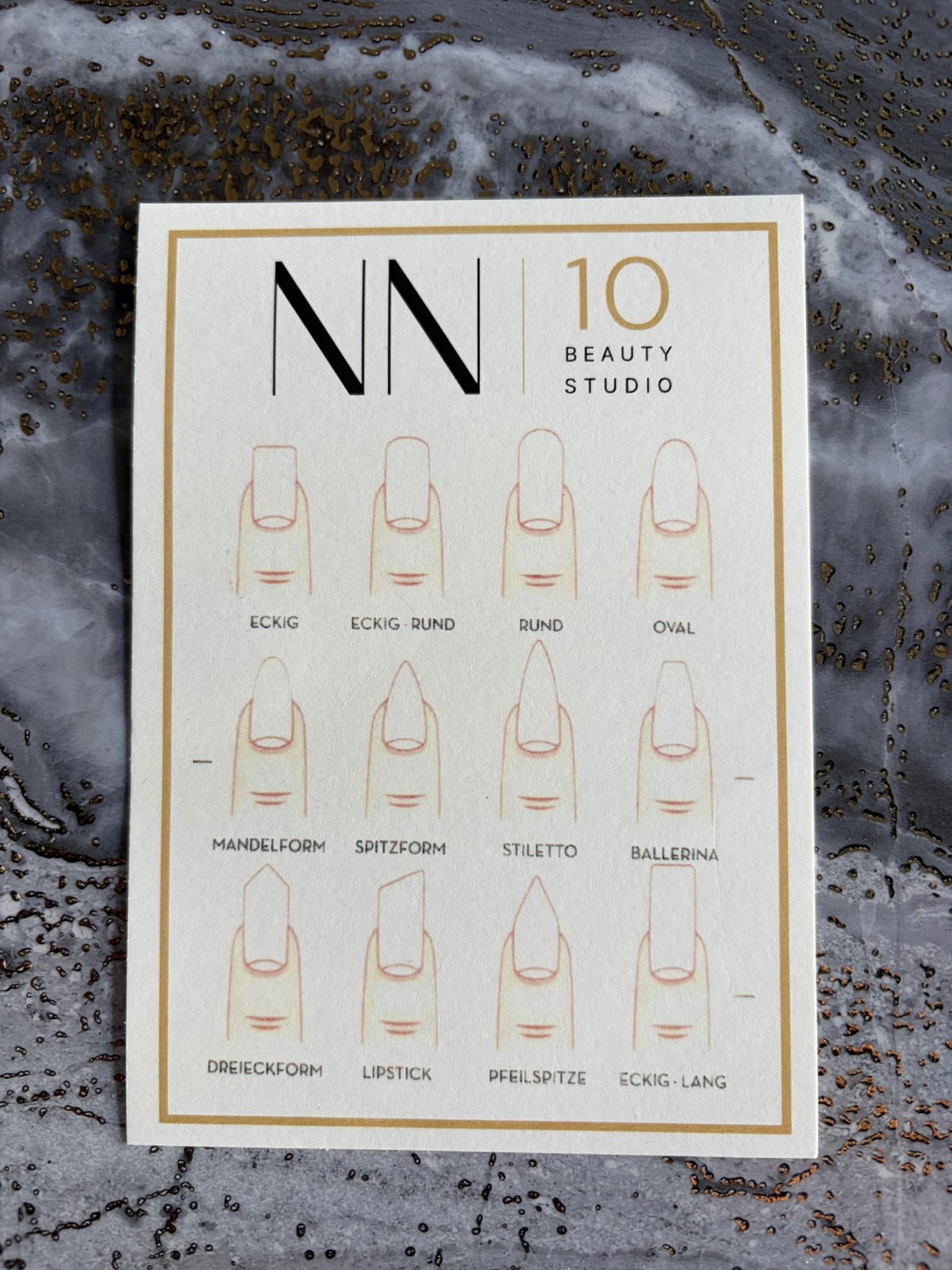 Übersichtskarte der Nagelformen im NN10 Beauty Studio — von Eckig über Mandelform bis Ballerina